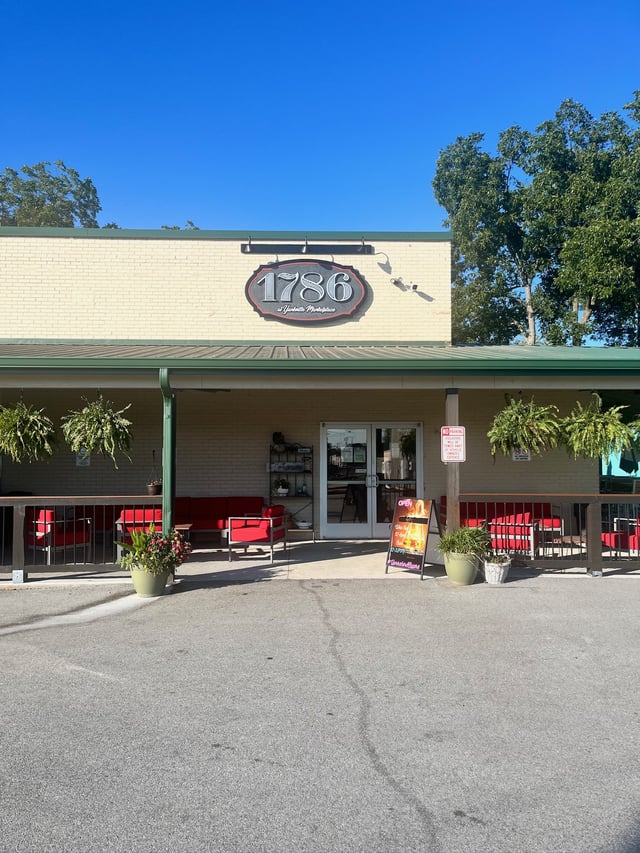 1786 RESTAURANT VIEW.jpg