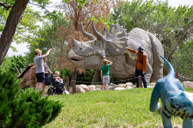 230632-dino-park-175.jpg
