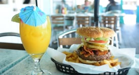 Stock-burger-photo_A03389A2-B8DE-6420-B66FA62CA5938608-a0338910cfc6ec8_a0338ba9-9825-7b36-208c97ba855c167b.png