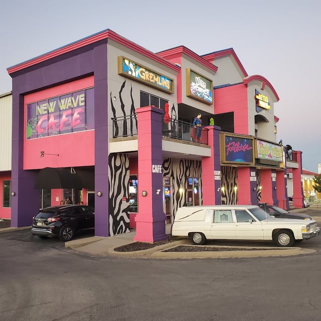 New-Wave-Cafe_06f5bf2e1db1afc4479cf3cdb9e736cf.jpg