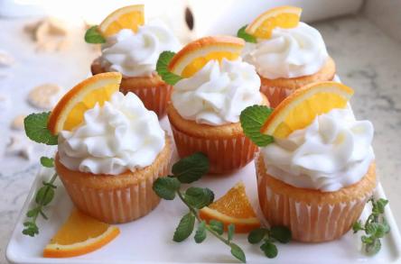 Dreamsicle-Cupcakes_6554A1B0-B377-A609-FBEE234F4A1736E7-6554a080a0a9600_6554a982-aaff-8486-eaf4e7749ae3fd64.jpg