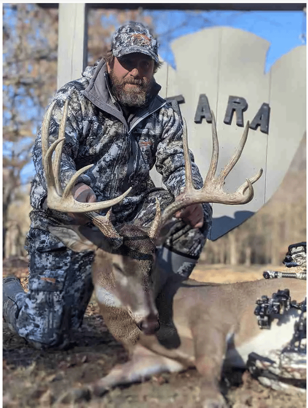 TARA WILDLIFE IMAGE DEER HUNTER.png