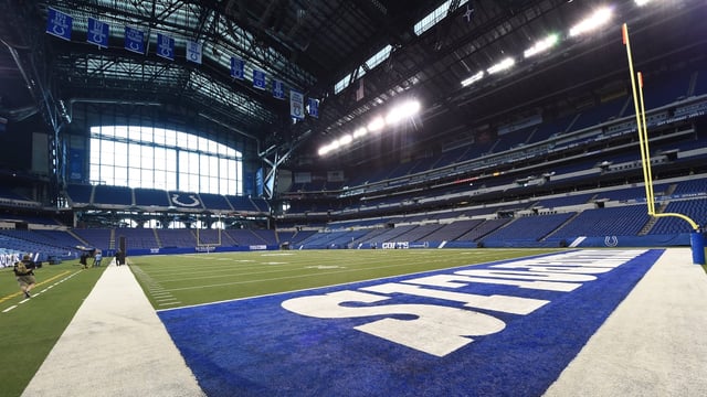 lucas-oil-stadium-field