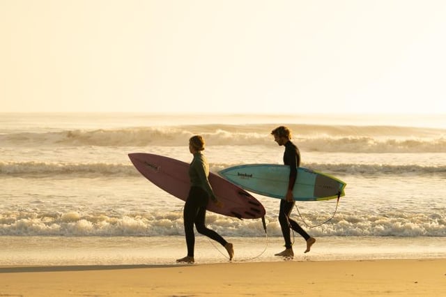 Surfing_Nags_Head_a5f24480-260c-4e26-bc79-e4638193e8ec.jpg