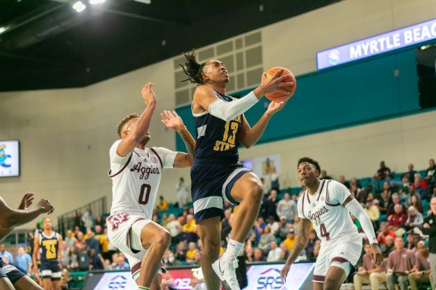 AGGIES MURRAY STATE (4).jpg