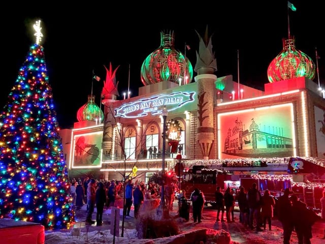 Corn-Palace-Christmas 2025.jpg