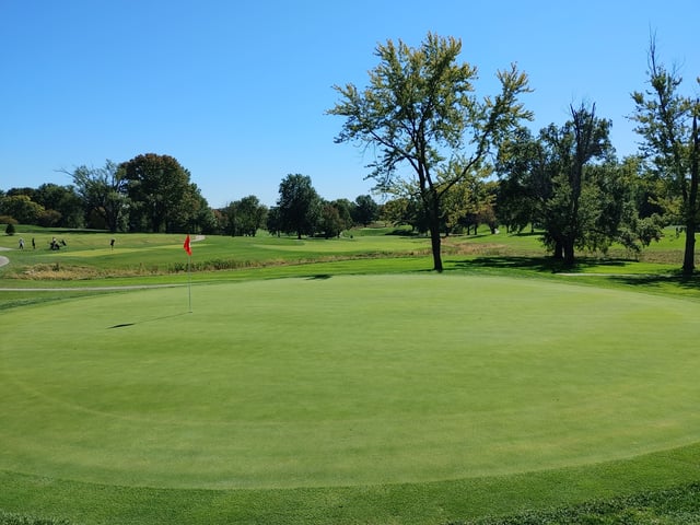 Columbia Country Club Golf Course.jpg