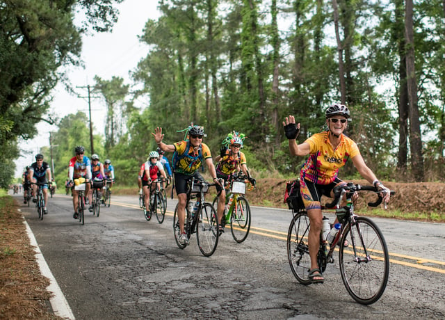 road-waving-riders-1024.JPG