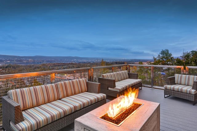 Home2_Suites_firepit_02 (2).jpg