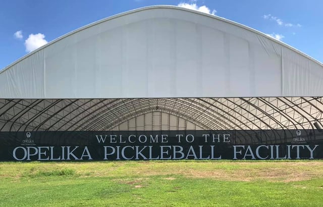 Opelika pickleball facility w-Welcome Banner
