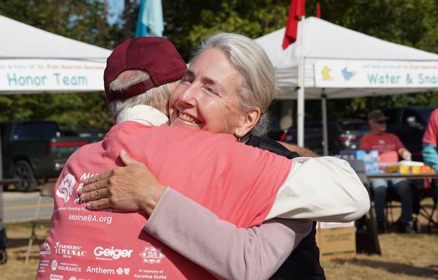 035.People_Dave and Pam Hug.JPG