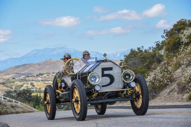 1909 Buick racer attacks the California hills.jpg