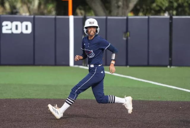 fau-softball.jpg