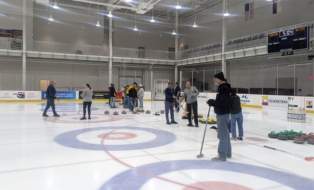 Curling-play (1).jpg