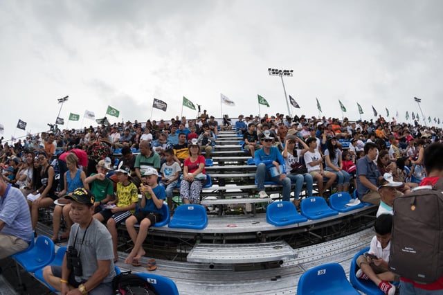 air race e crowd