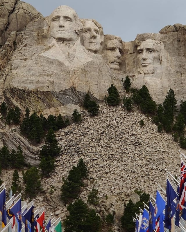 Mount Rushmore.jpg