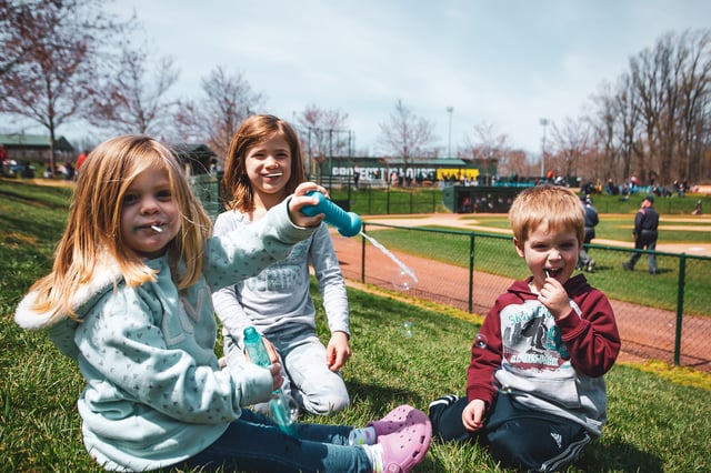 BRA_0836 ab little siblings