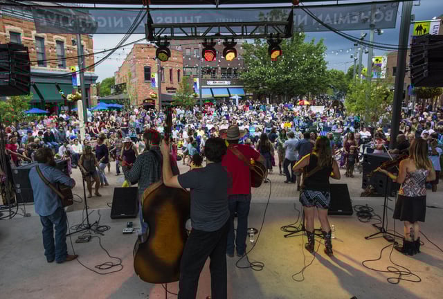 VFC_Outdoor_Concert-_Richard_Haro_optimized_2000.jpg