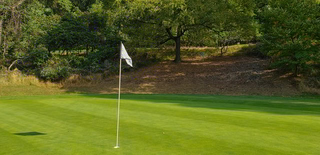 Steel Club Course Hole