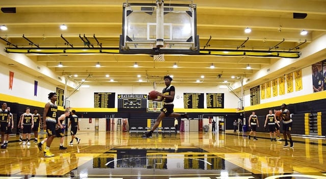 men-s-basketball-10-31-18-123_slider