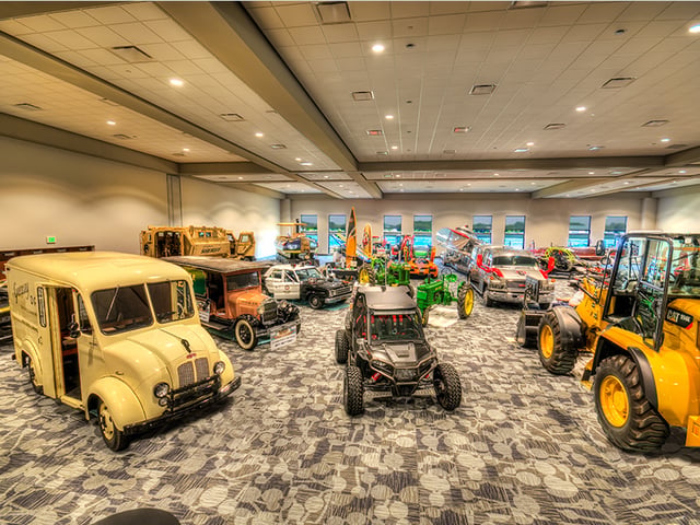 blue-water-convention-center-exhibits.jpg