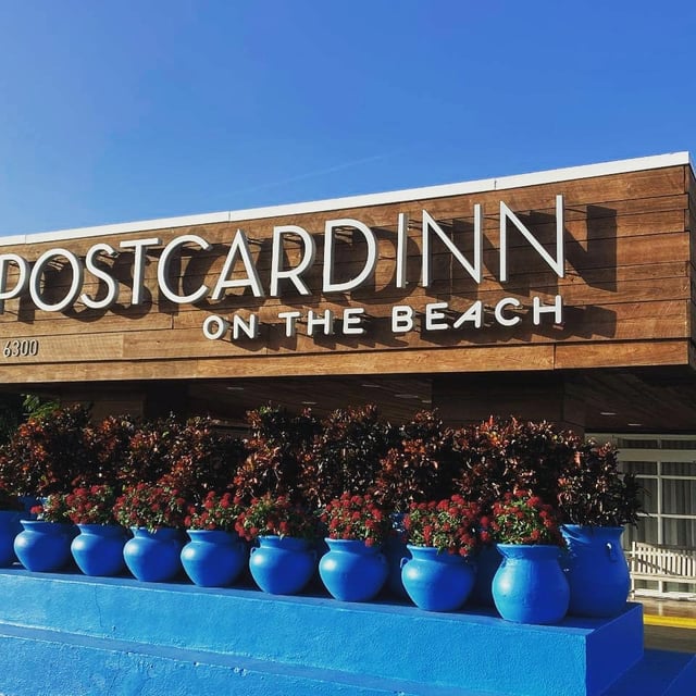 Postcard Inn on the Beach 11