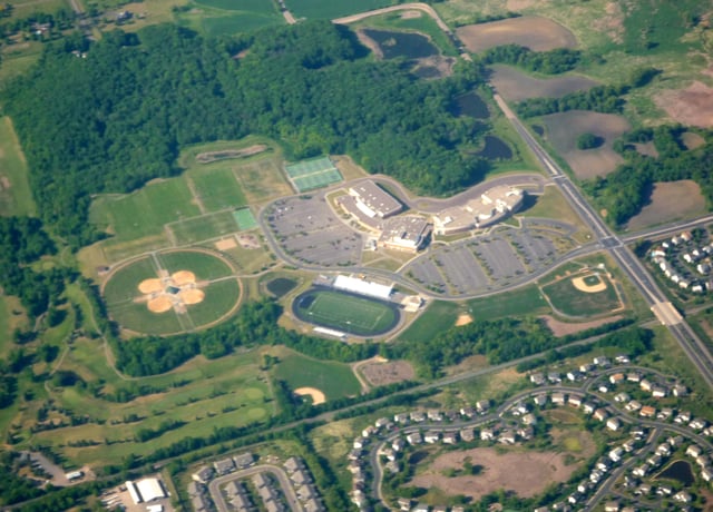 2009-0603-07-Air-WayzataHS