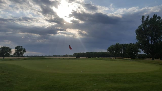 Oaks Golf Club