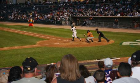 Railcats-at-bat_a594a12f-9c64-b74f-b544e0fded8792ea