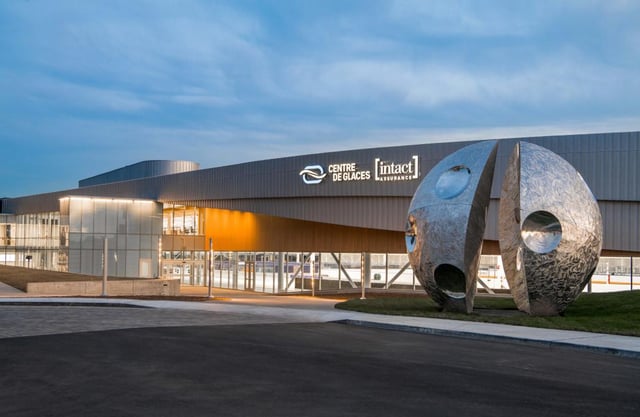 Centre de glaces Intact Assurance .jpg