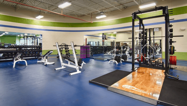 H-F Racquet & Fitness Club 4
