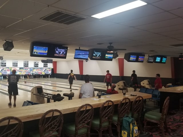 Chalet Lanes & Lounge 4