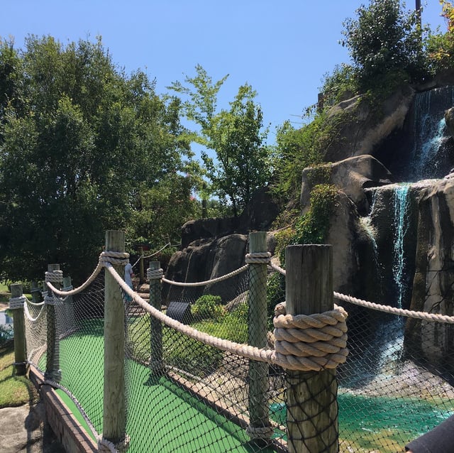 Pirate's Cove Adventure Golf4