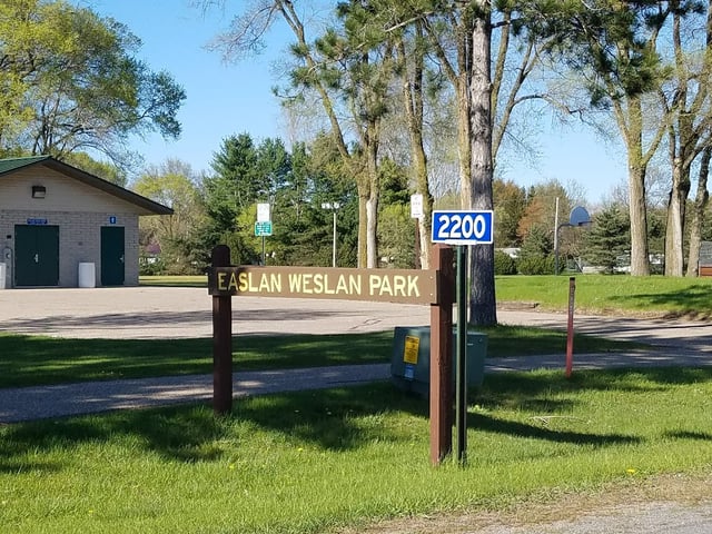 Easlan-Weslan Park 1