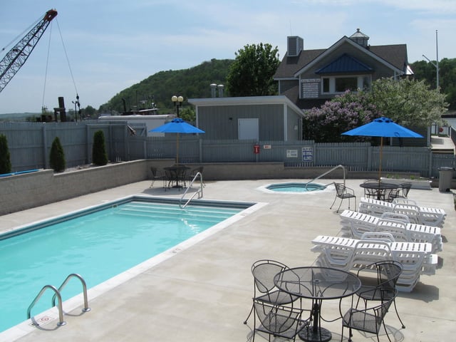 Jacobson Marina Resort4