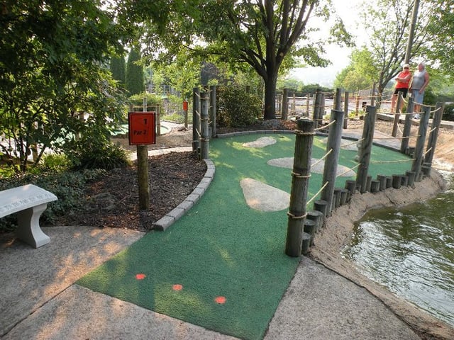Happy Valley Minigolf7