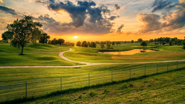 Fred Arbanas Golf Course at Longview Lake 6