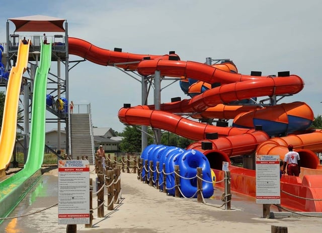 Hawaiian Falls Water Park5