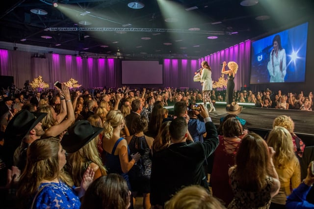 LittleBigTown_PaintedPony_2017 Large.jpeg