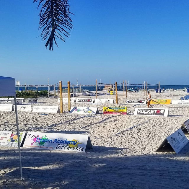 Postcard Inn on the Beach 10