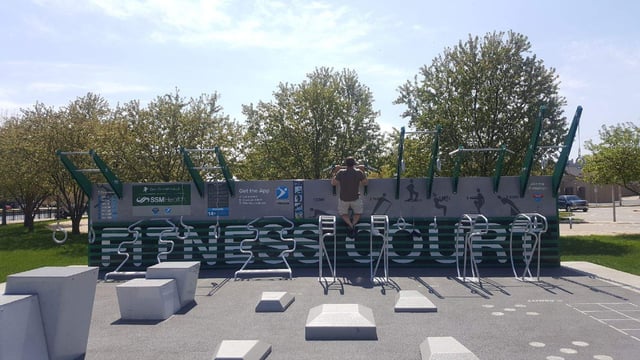 Outdoor Fitness Court5