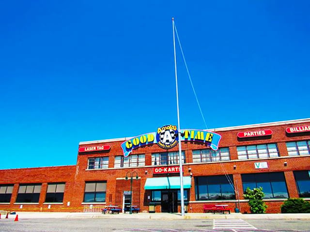 DN-TTN-DT-ArnoldsFamilyFunCenter-04
