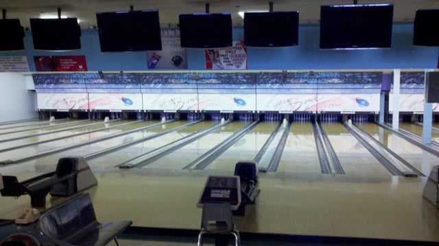 Meadowood Lanes, Restaurant & Lounge7