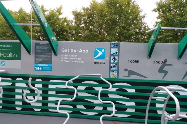 Outdoor Fitness Court4