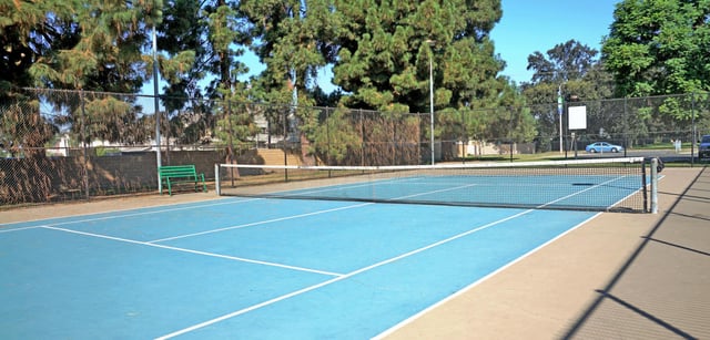 tennis-court-at-portola-park_BDEB97AB-5056-A36A-0821537EF2DB587E-bdeb959f5056a36_bdeb9e40-5056-a36a-08a16d823c2c40e0.jpg