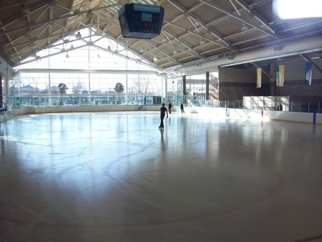 10001_4bd8_ice_arena