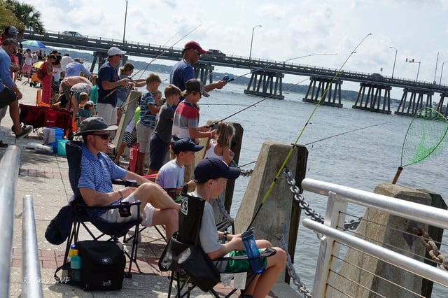 Henry C. Chambers Waterfront Park - fishing