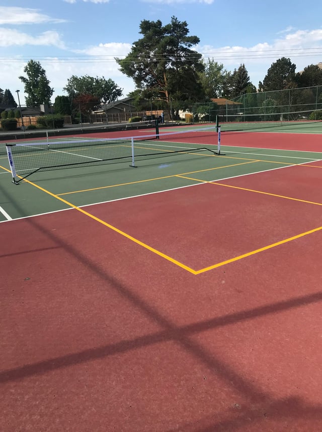 Meadow Springs Country Club - Tennis Courts