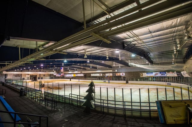 Point Mallard Ice Complex