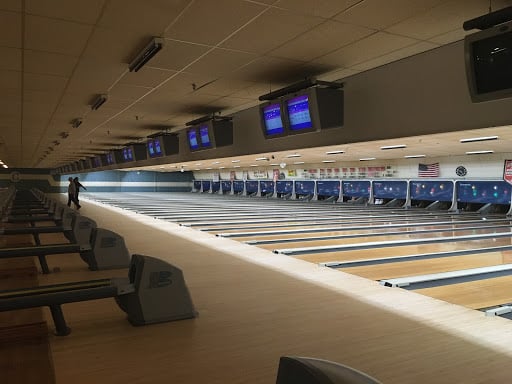 colonial lanes